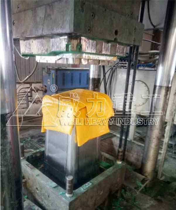 玻璃鋼垃圾桶液壓機(jī)