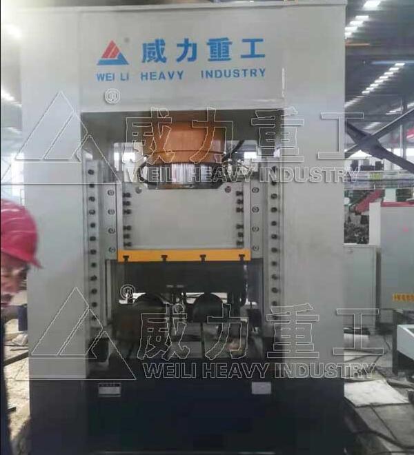 十字軸萬(wàn)向節(jié)擠壓成型液壓機(jī)